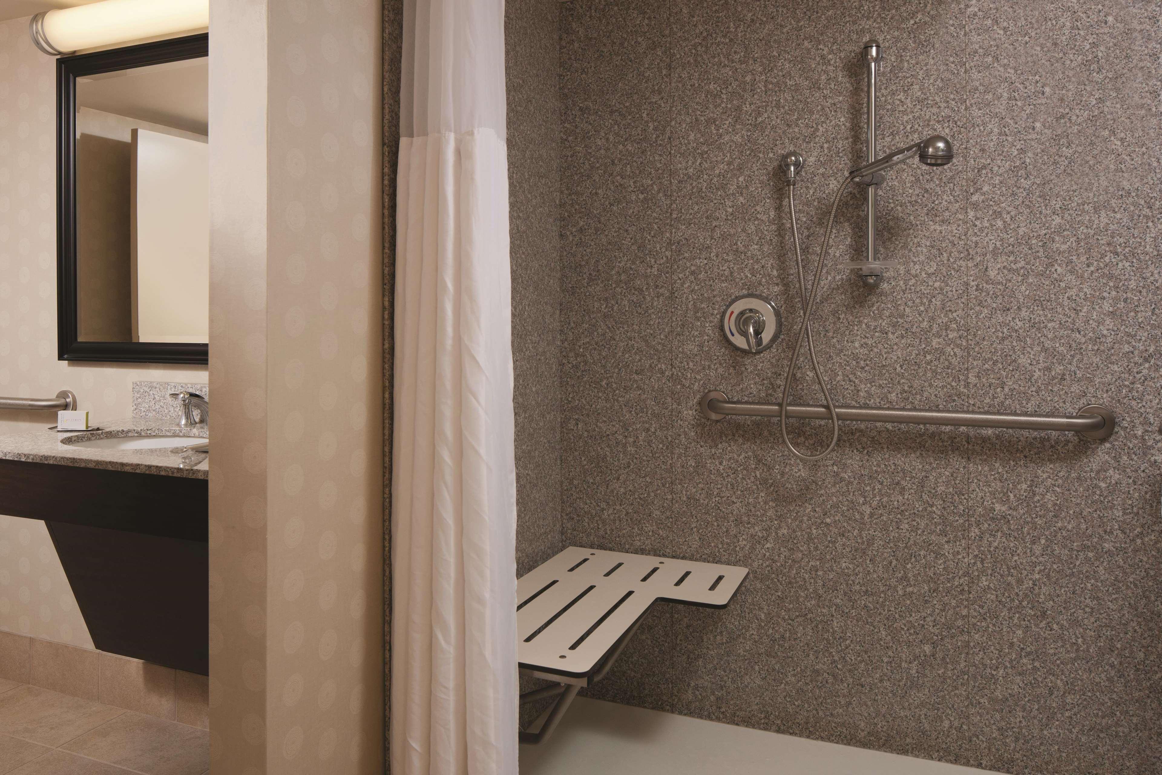 Doubletree By Hilton Pittsburgh Monroeville Convention Center Номер фото