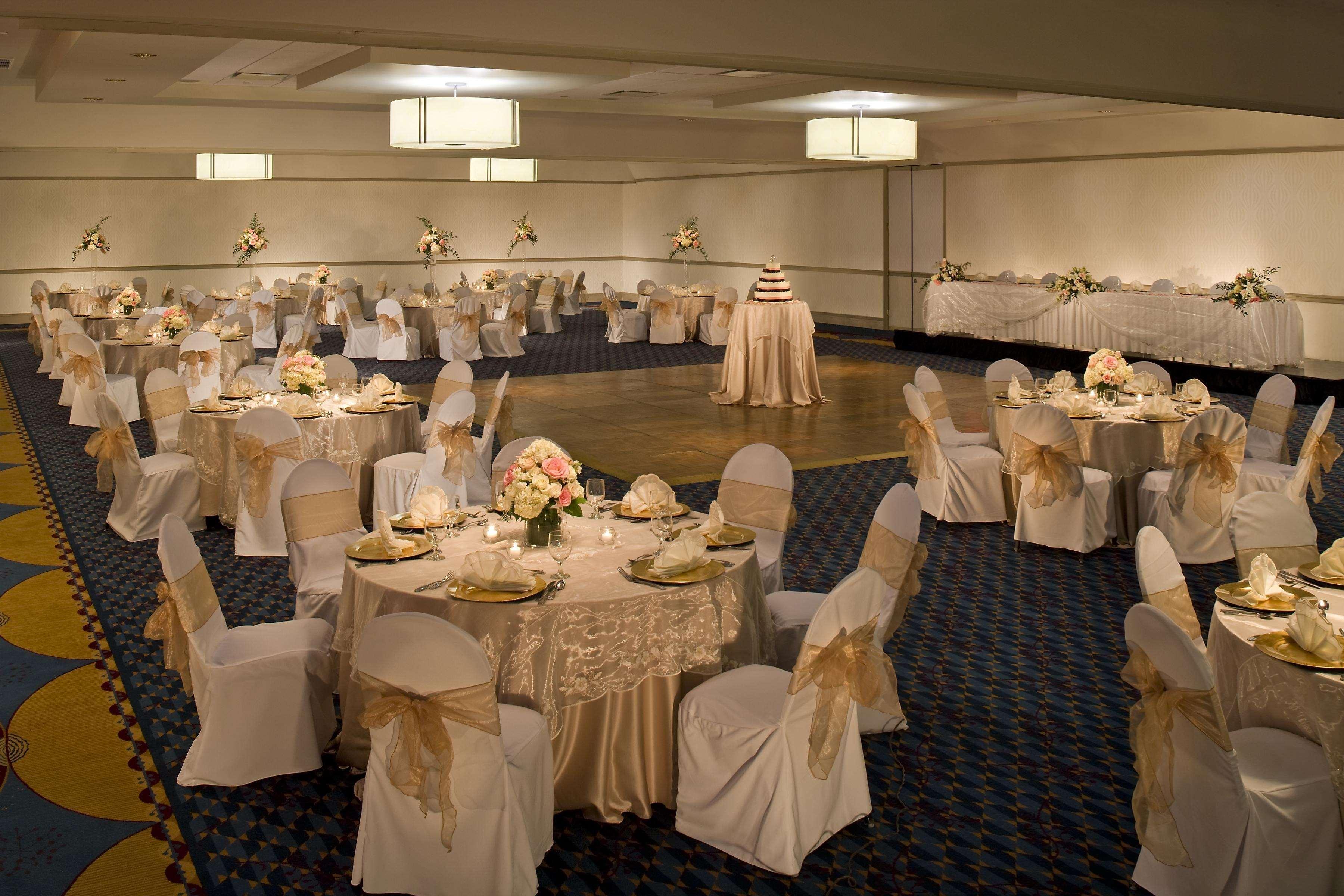 Doubletree By Hilton Pittsburgh Monroeville Convention Center Экстерьер фото