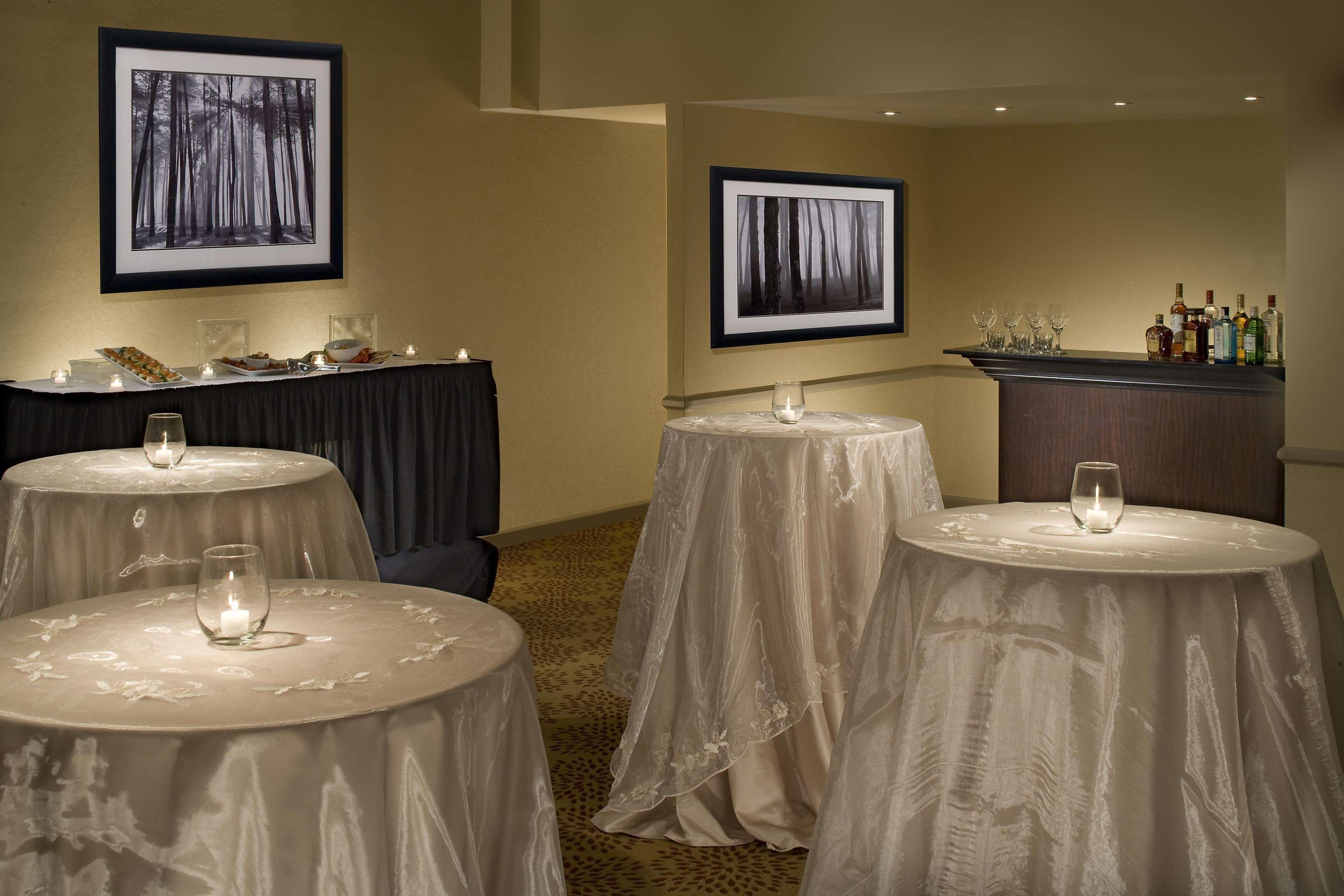 Doubletree By Hilton Pittsburgh Monroeville Convention Center Экстерьер фото