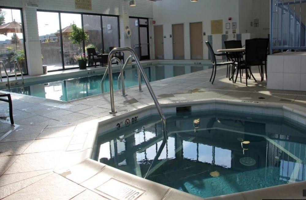 Doubletree By Hilton Pittsburgh Monroeville Convention Center Экстерьер фото
